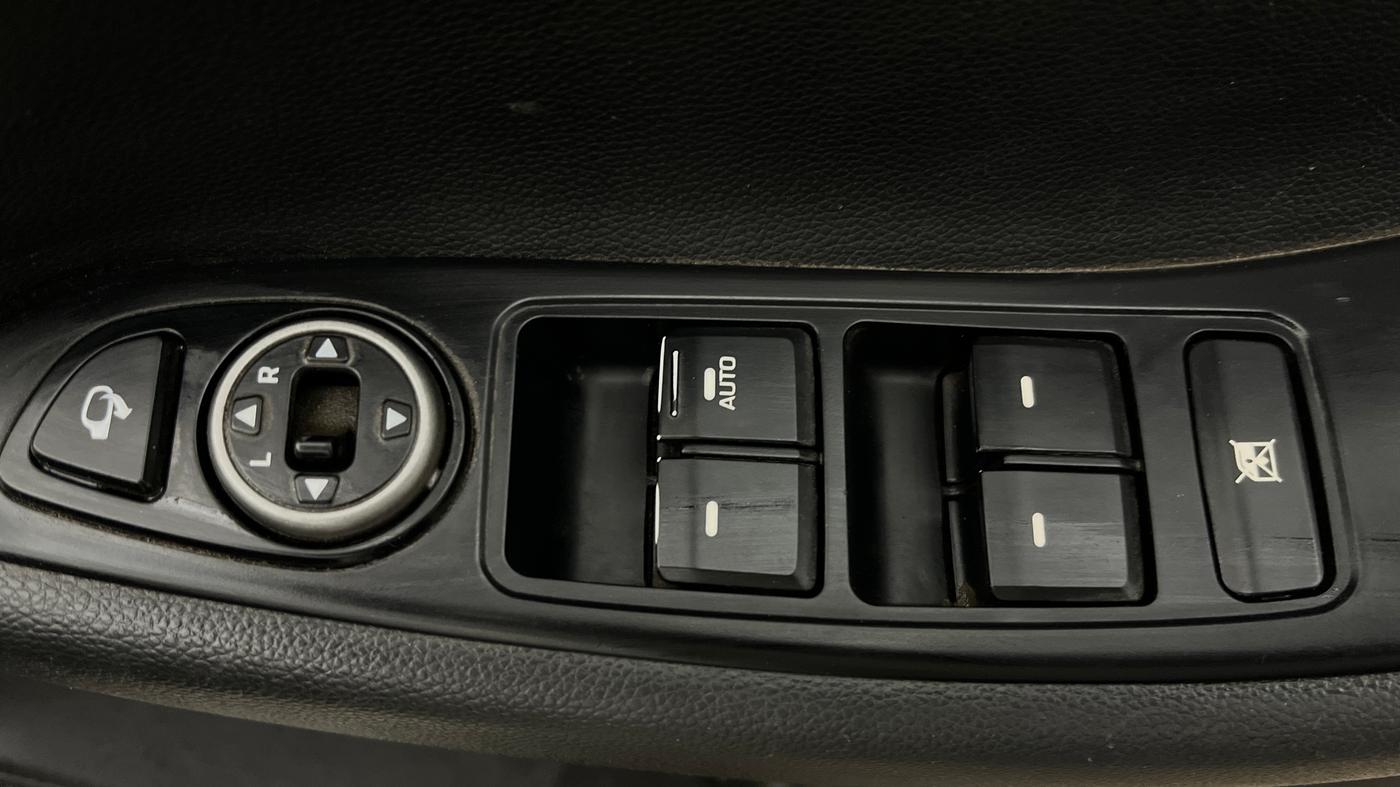 2019 Hyundai i20 Active 1.2 S, Petrol, Manual, 57,966 km, Driver Side Door Panels Control