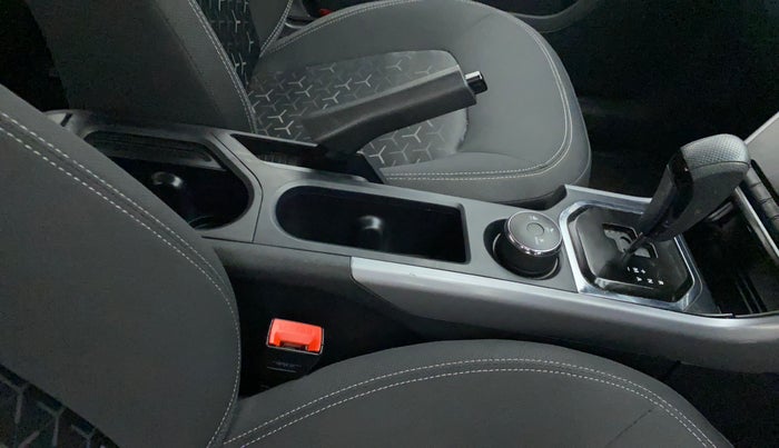 2021 Tata NEXON XMA SUNROOF PETROL, Petrol, Automatic, 31,226 km, Gear Lever