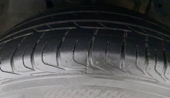 2021 Tata NEXON XMA SUNROOF PETROL, Petrol, Automatic, 31,226 km, Left Front Tyre Tread