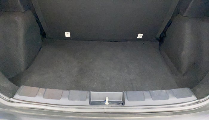 2021 Tata NEXON XMA SUNROOF PETROL, Petrol, Automatic, 31,226 km, Boot Inside