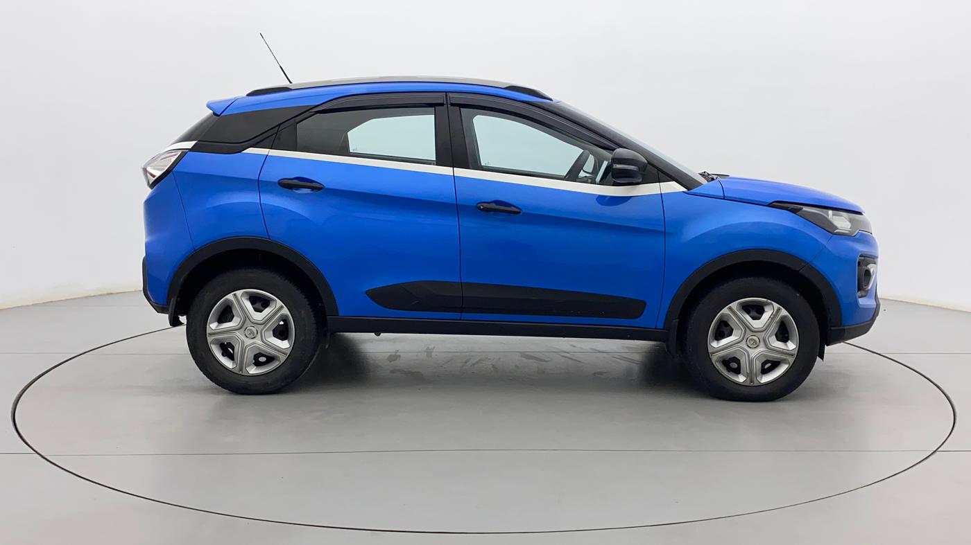 2021 Tata NEXON XMA SUNROOF PETROL, Petrol, Automatic, 31,226 km, Right Side View