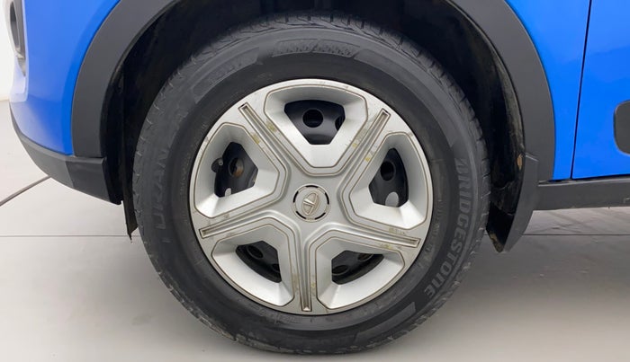 2021 Tata NEXON XMA SUNROOF PETROL, Petrol, Automatic, 31,226 km, Left Front Wheel