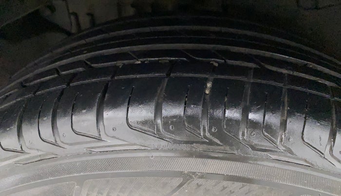 2021 Tata NEXON XMA SUNROOF PETROL, Petrol, Automatic, 31,226 km, Right Rear Tyre Tread