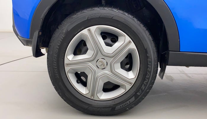 2021 Tata NEXON XMA SUNROOF PETROL, Petrol, Automatic, 31,226 km, Right Rear Wheel