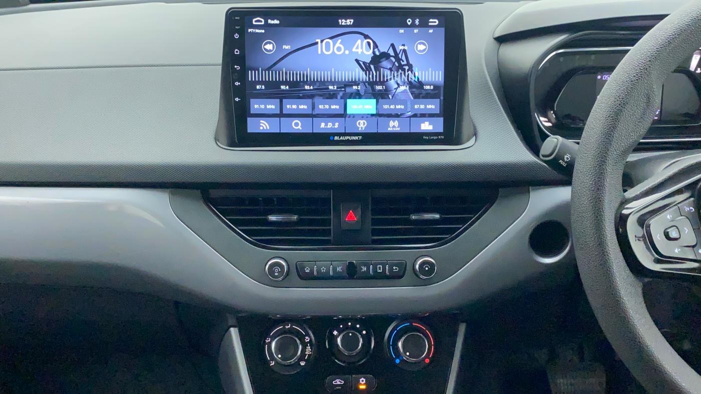 2021 Tata NEXON XMA SUNROOF PETROL, Petrol, Automatic, 31,226 km, Air Conditioner