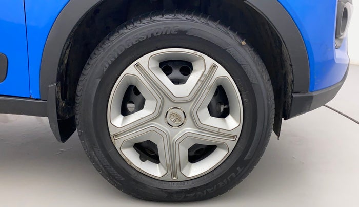 2021 Tata NEXON XMA SUNROOF PETROL, Petrol, Automatic, 31,226 km, Right Front Wheel