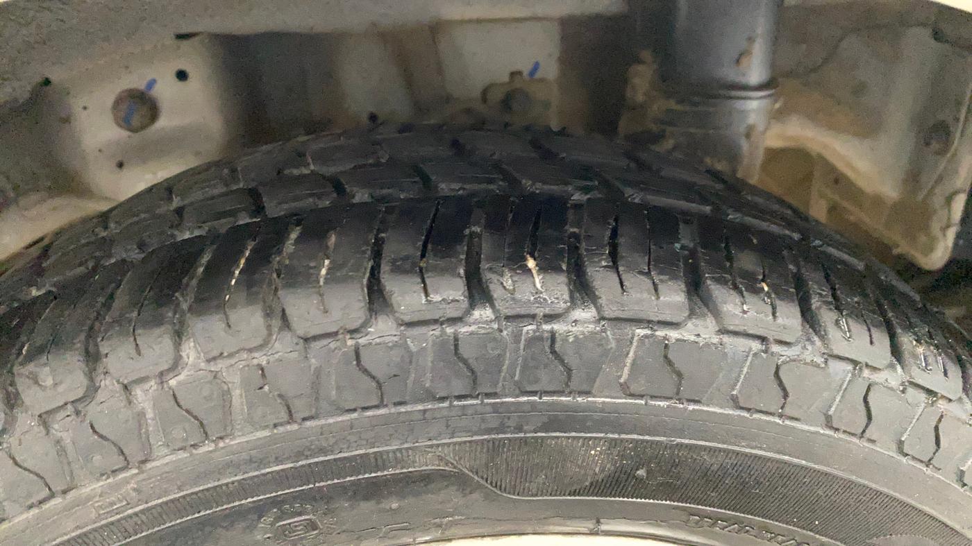 2018 Hyundai Eon ERA +, Petrol, Manual, 45,421 km, Left Rear Tyre Tread