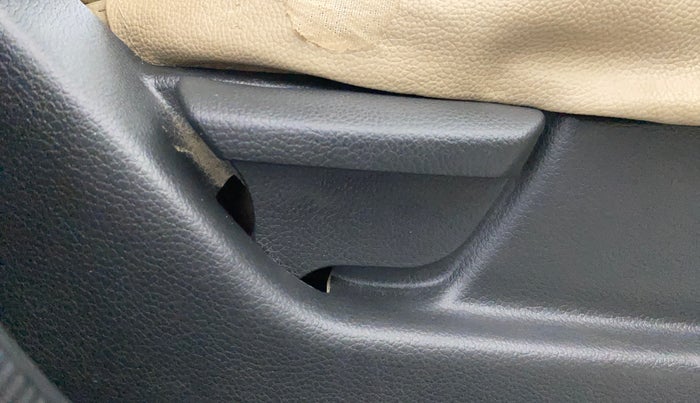 2018 Hyundai Eon ERA +, Petrol, Manual, 45,421 km, Driver Side Adjustment Panel