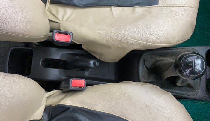 2018 Hyundai Eon ERA +, Petrol, Manual, 45,421 km, Gear Lever