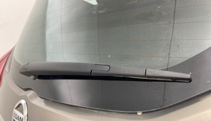 2019 Nissan Kicks XV PREMIUM O DUAL TONE DIESEL, Diesel, Manual, 1,04,656 km, Rear Wiper