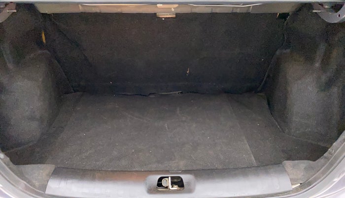 2014 Maruti Swift Dzire VXI, Petrol, Manual, 63,573 km, Boot Inside