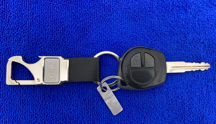 2014 Maruti Swift Dzire VXI, Petrol, Manual, 63,573 km, Key Close Up