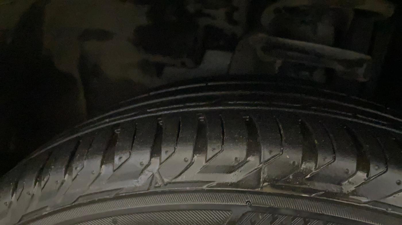 2022 Jeep Compass MODEL S (O) DIESEL 4X4 AT, Diesel, Automatic, 66,179 km, Left Front Tyre Tread