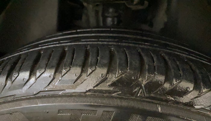 2022 Jeep Compass MODEL S (O) DIESEL 4X4 AT, Diesel, Automatic, 65,823 km, Right Rear Tyre Tread