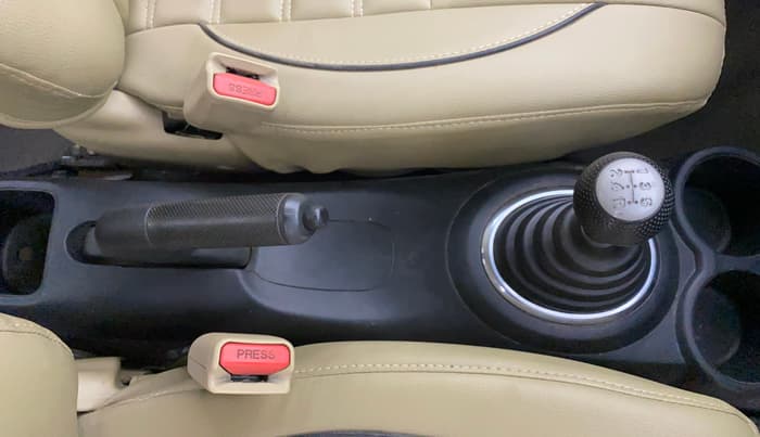 2017 Honda Brio S MT, Petrol, Manual, 61,127 km, Gear Lever