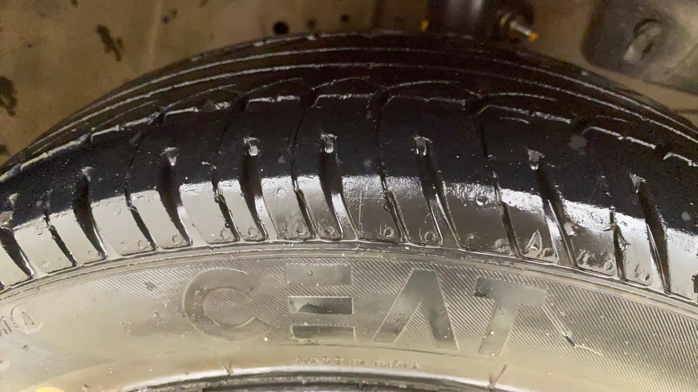 2017 Honda Brio S MT, Petrol, Manual, 61,127 km, Right Front Tyre Tread