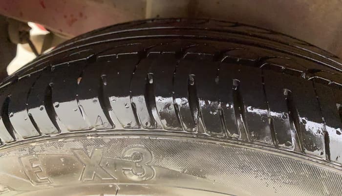 2017 Honda Brio S MT, Petrol, Manual, 61,127 km, Right Rear Tyre Tread