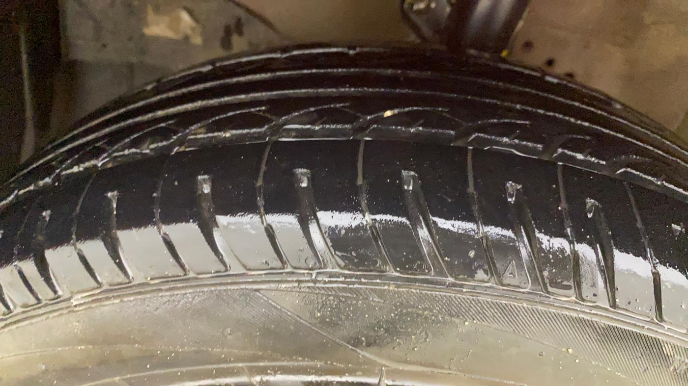 2017 Honda Brio S MT, Petrol, Manual, 61,127 km, Left Front Tyre Tread
