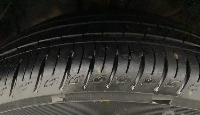 2021 KIA SONET HTK PLUS 1.0 IMT, Petrol, Manual, 11,358 km, Left Front Tyre Tread