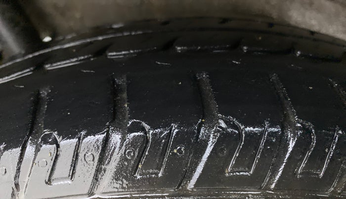 2017 Maruti Wagon R 1.0 LXI CNG, CNG, Manual, 74,124 km, Right Rear Tyre Tread