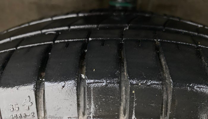 2017 Maruti Wagon R 1.0 LXI CNG, CNG, Manual, 74,124 km, Left Front Tyre Tread