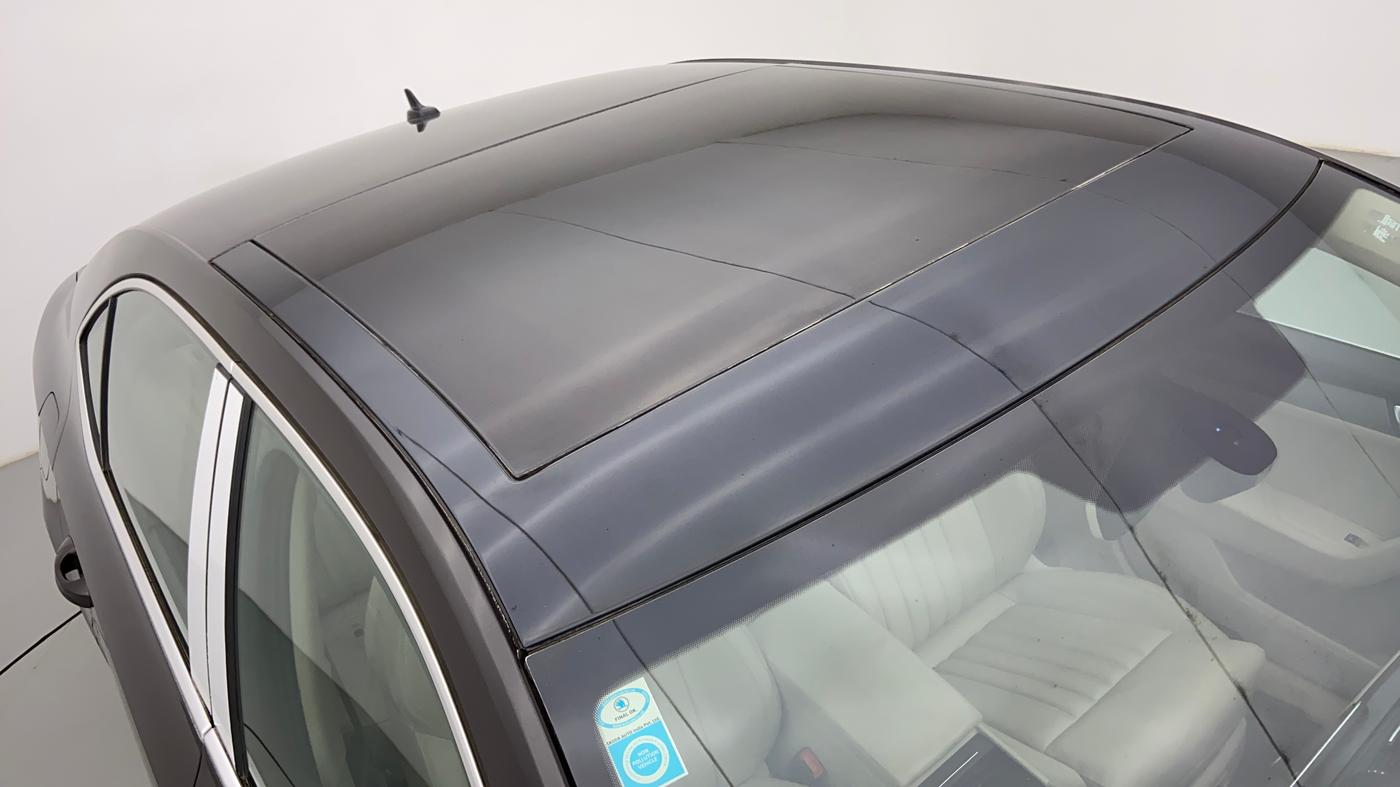 2018 Skoda Superb 1.8 TSI STYLE AT, Petrol, Automatic, 20,330 km, Roof