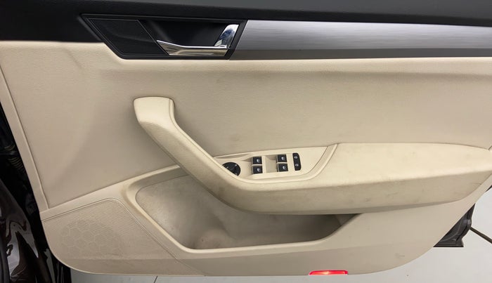 2018 Skoda Superb 1.8 TSI STYLE AT, Petrol, Automatic, 20,330 km, Driver Side Door Panels Control