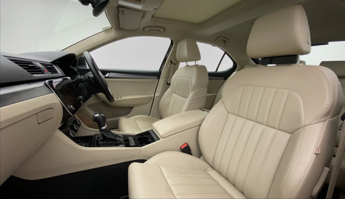 2018 Skoda Superb 1.8 TSI STYLE AT, Petrol, Automatic, 20,330 km, Right Side Front Door Cabin