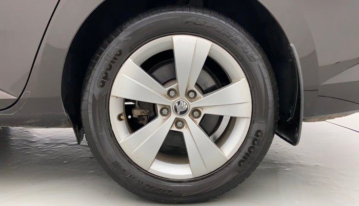 2018 Skoda Superb 1.8 TSI STYLE AT, Petrol, Automatic, 20,330 km, Left Rear Wheel