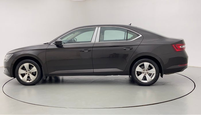 2018 Skoda Superb 1.8 TSI STYLE AT, Petrol, Automatic, 20,330 km, Left Side