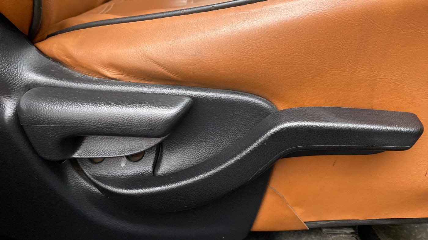 2018 Honda BR-V 1.5L I-VTEC V CVT, Petrol, Automatic, 1,16,428 km, Driver Side Adjustment Panel