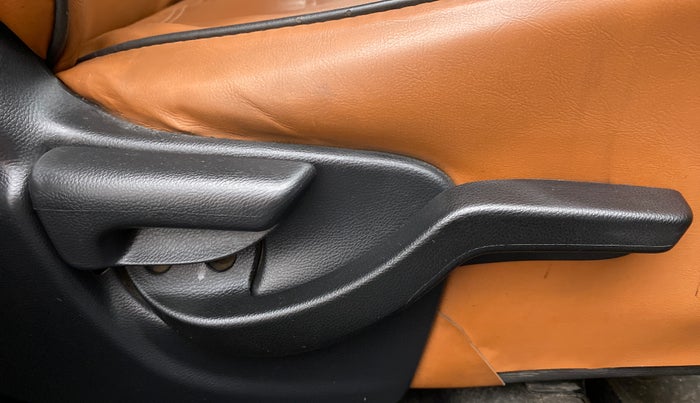 2018 Honda BR-V 1.5L I-VTEC V CVT, Petrol, Automatic, 1,16,428 km, Driver Side Adjustment Panel