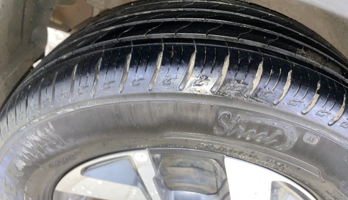 2022 KIA SONET HTX 1.5 AT, Diesel, Automatic, 41,585 km, Right Rear Tyre Tread