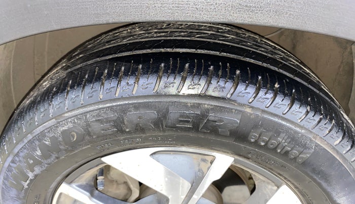 2022 KIA SONET HTX 1.5 AT, Diesel, Automatic, 41,585 km, Left Front Tyre Tread