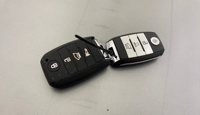 2022 KIA SONET HTX 1.5 AT, Diesel, Automatic, 41,585 km, Key Close Up