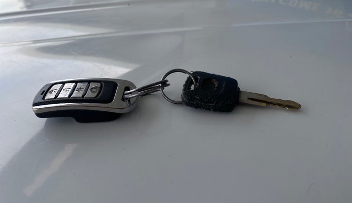 2018 Datsun Redi Go A, Petrol, Manual, 60,014 km, Key Close Up