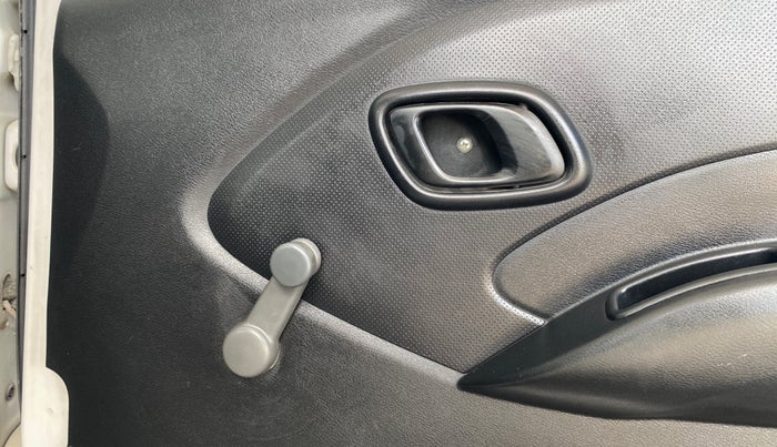 2018 Datsun Redi Go A, Petrol, Manual, 60,014 km, Driver Side Door Panels Control