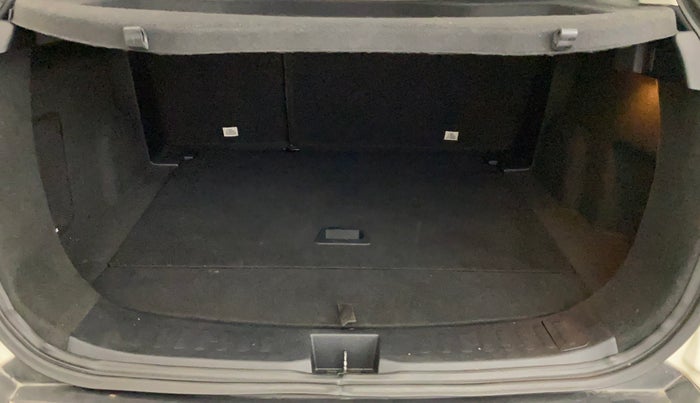 2022 Tata Harrier XZA SUROOF 2.0L DUAL TONE, Diesel, Automatic, 59,452 km, Boot Inside