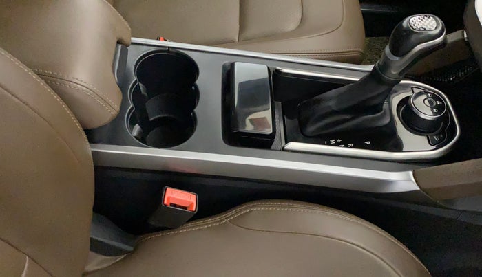 2022 Tata Harrier XZA SUROOF 2.0L DUAL TONE, Diesel, Automatic, 59,452 km, Gear Lever