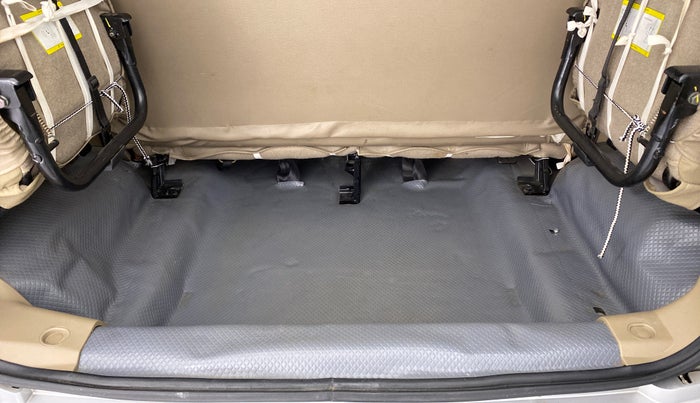 2016 Mahindra TUV300 T8 AT, Diesel, Automatic, 28,576 km, Boot Inside