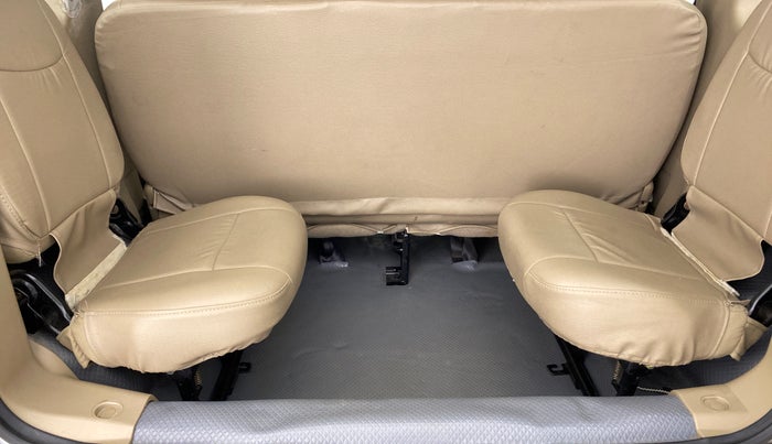 2016 Mahindra TUV300 T8 AT, Diesel, Automatic, 28,576 km, Third Seat Row ( optional )