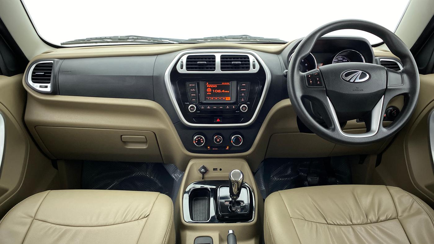 2016 Mahindra TUV300 T8 AT, Diesel, Automatic, 28,576 km, Dashboard