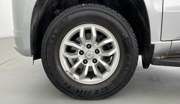 2016 Mahindra TUV300 T8 AT, Diesel, Automatic, 28,576 km, Left Front Wheel