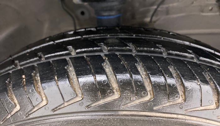 2022 Maruti Alto K10 VXI, Petrol, Manual, 5,785 km, Right Front Tyre Tread
