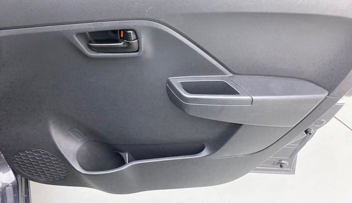 2022 Maruti Alto K10 VXI, Petrol, Manual, 5,785 km, Driver Side Door Panels Control