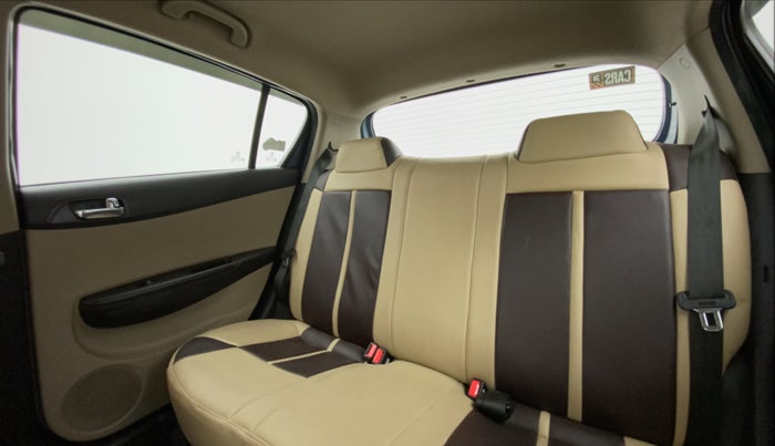 2013 Hyundai i20 MAGNA (O) 1.2, Petrol, Manual, 56,498 km, Right Side Rear Door Cabin