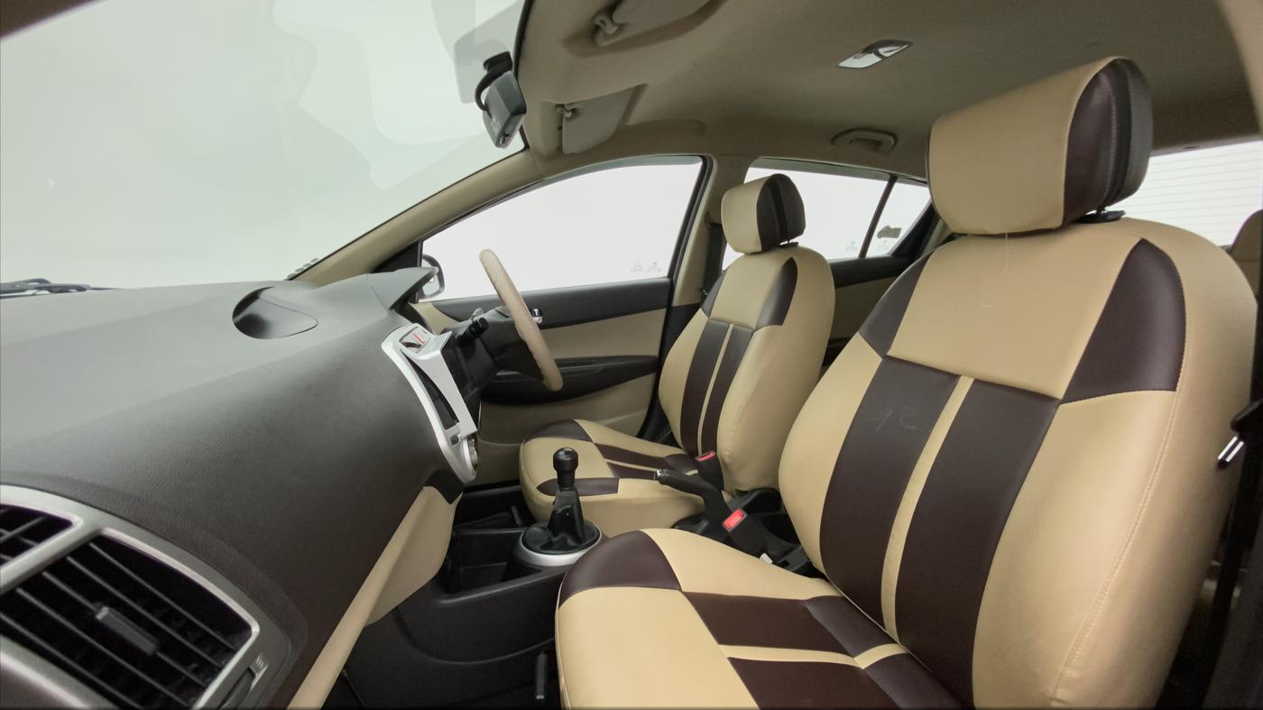 2013 Hyundai i20 MAGNA (O) 1.2, Petrol, Manual, 56,498 km, Right Side Front Door Cabin