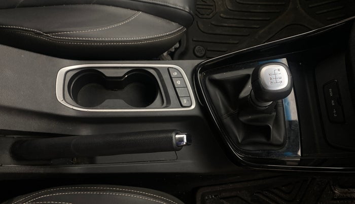 2019 MG HECTOR SHARP HYBRID 1.5 PETROL, Petrol, Manual, 44,200 km, Gear Lever