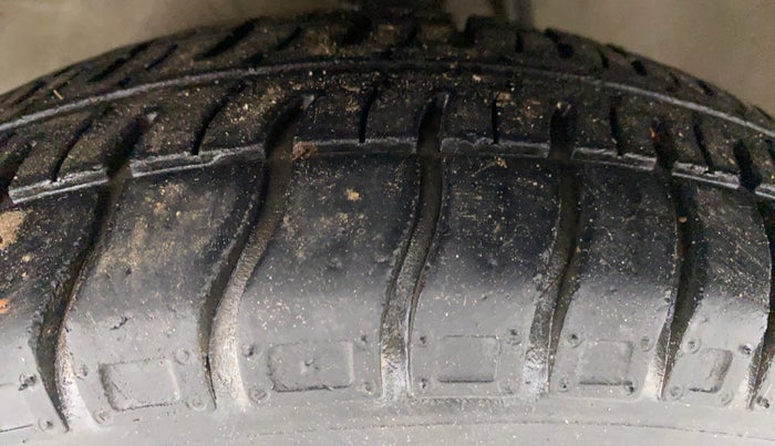 2016 Maruti Alto 800 LXI, Petrol, Manual, 26,466 km, Left Front Tyre Tread