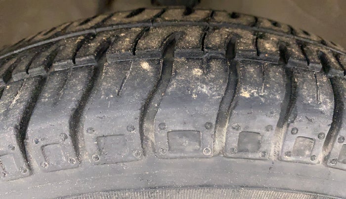 2016 Maruti Alto 800 LXI, Petrol, Manual, 26,466 km, Right Front Tyre Tread